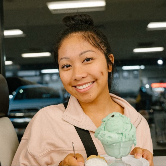 Meet your Posher, Alexis - Picture 1 of 1